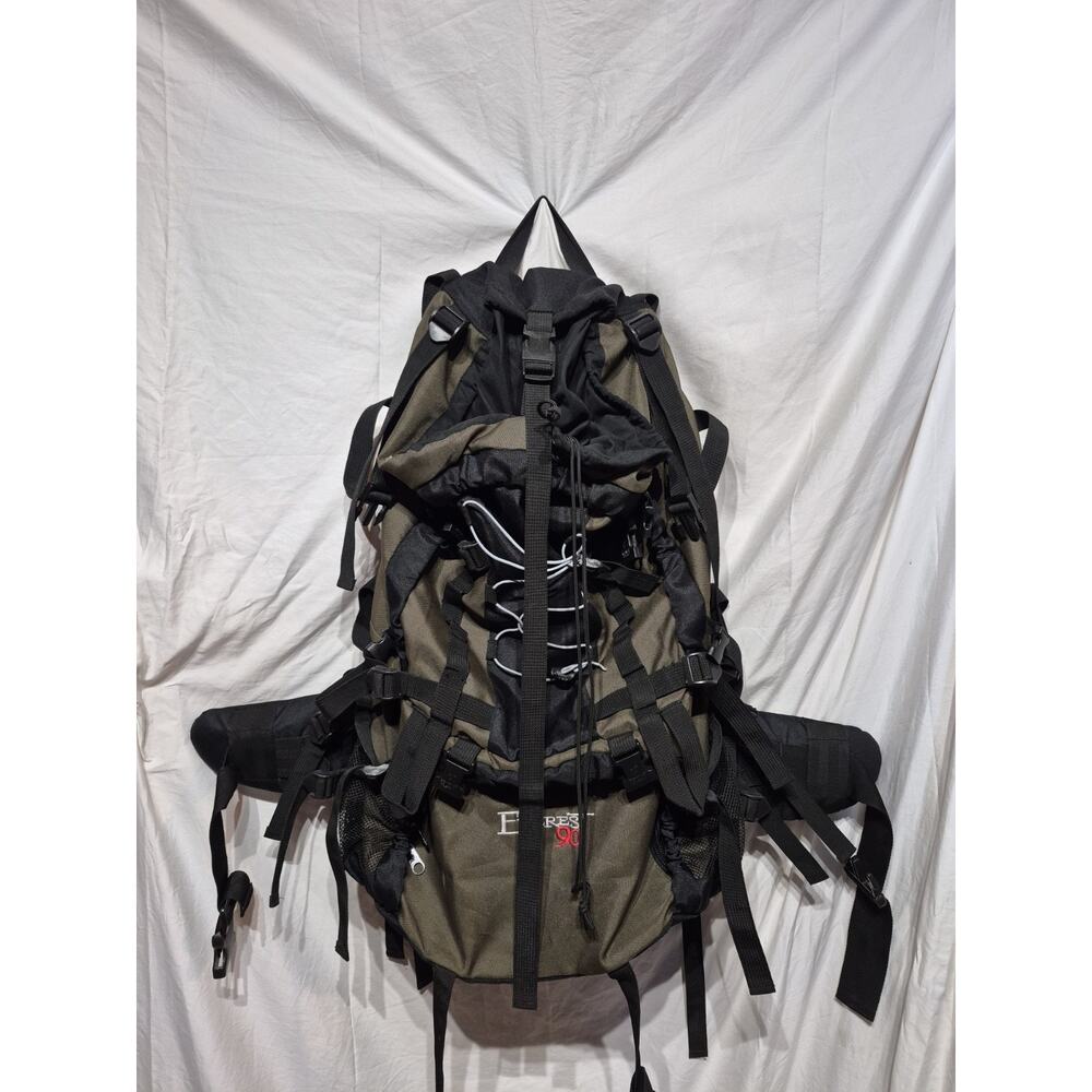 Everest 90 Polyester Hiking Backpack 28 Inches Green , Very Comfortable..